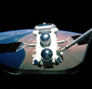 Astronauts imaged the Compton Gamma Ray Observatory during its deployment from space shuttle Atlantis in April 1991. Credit: NASA/STS-37 crew