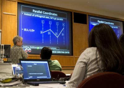 Greg Abram, TACC staff member and an expert in large-data scientific visualization, teaches during the TACC SSI.  Credit: Severo Ochoa, Texas Advanced Computing Center