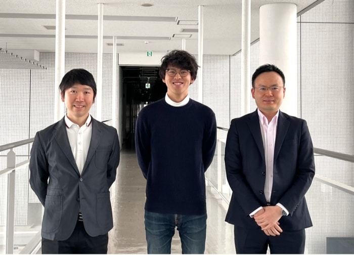 Yu Harabuchi, Wataru Matsuoka and Satoshi Maeda (left to right) of the research team at the Institute for Chemical Reaction Design and Discovery (ICReDD) at Hokkaido University. (Photo credit: Wataru Matsuoka)